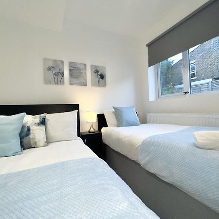 Charming 3-Bed Flat In Shepherds Bush - Sleeps 9 ロンドン エクステリア 写真
