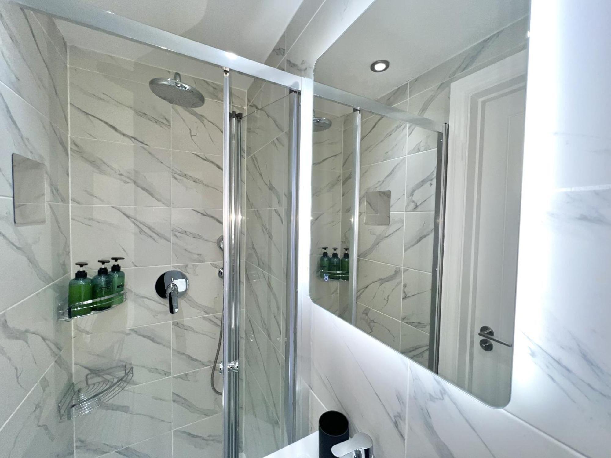 Charming 3-Bed Flat In Shepherds Bush - Sleeps 9 ロンドン エクステリア 写真